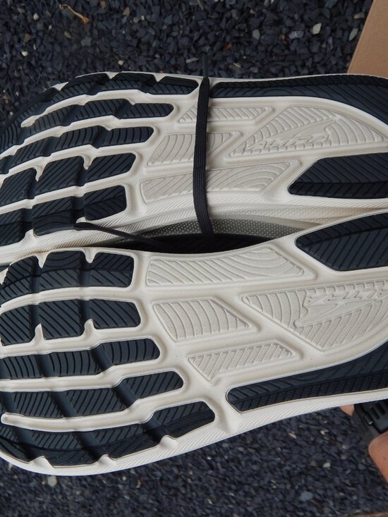 NEW Altra Men\'s Torin 8 Road-Running Shoes - Black White Size 10.5 US main image 5